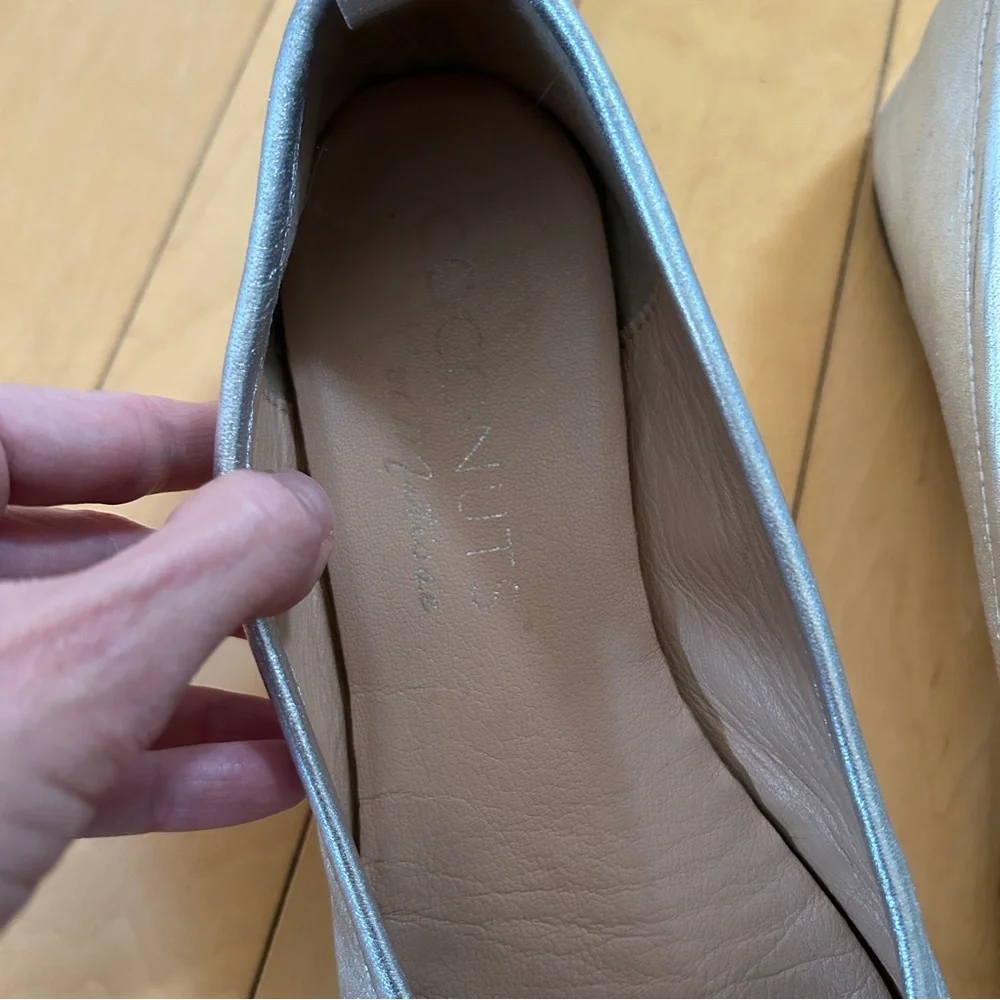 3/$20 Coconut by Matisse Nikki silver leather ballet flats, size 9